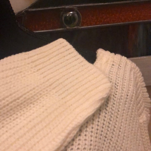 Cream off shoulder crop knitted sweater - Picture 5 of 5